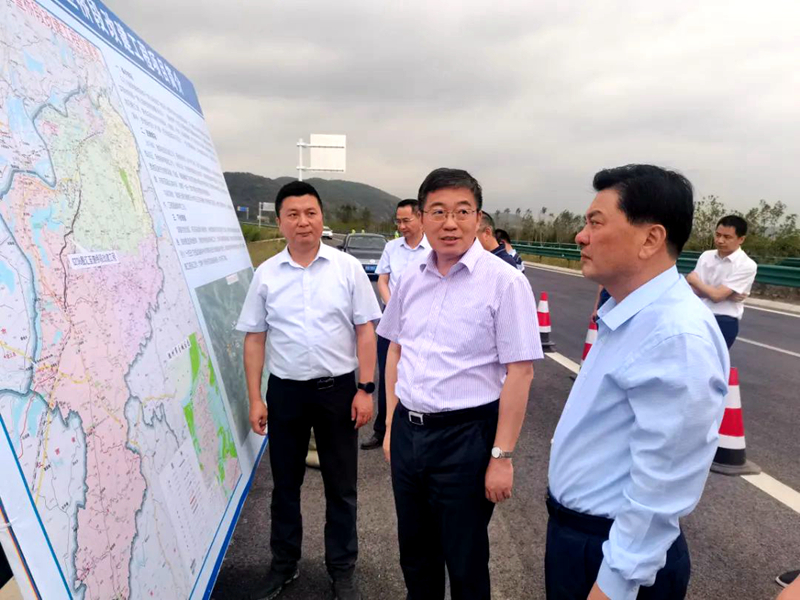 池州市委副書記、市長朱浩東到G318池殷改建01標督導檢查