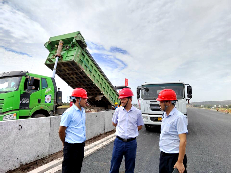 6、勞動(dòng)競賽現(xiàn)場(chǎng)推進(jìn)會(huì)照片3_看圖王